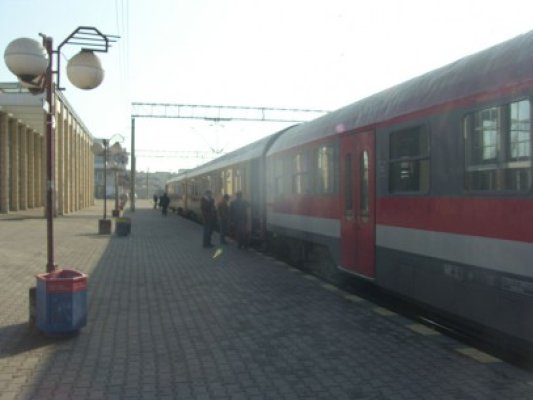CFR suplimentează numărul trenurilor pe ruta Constanţa - Mangalia